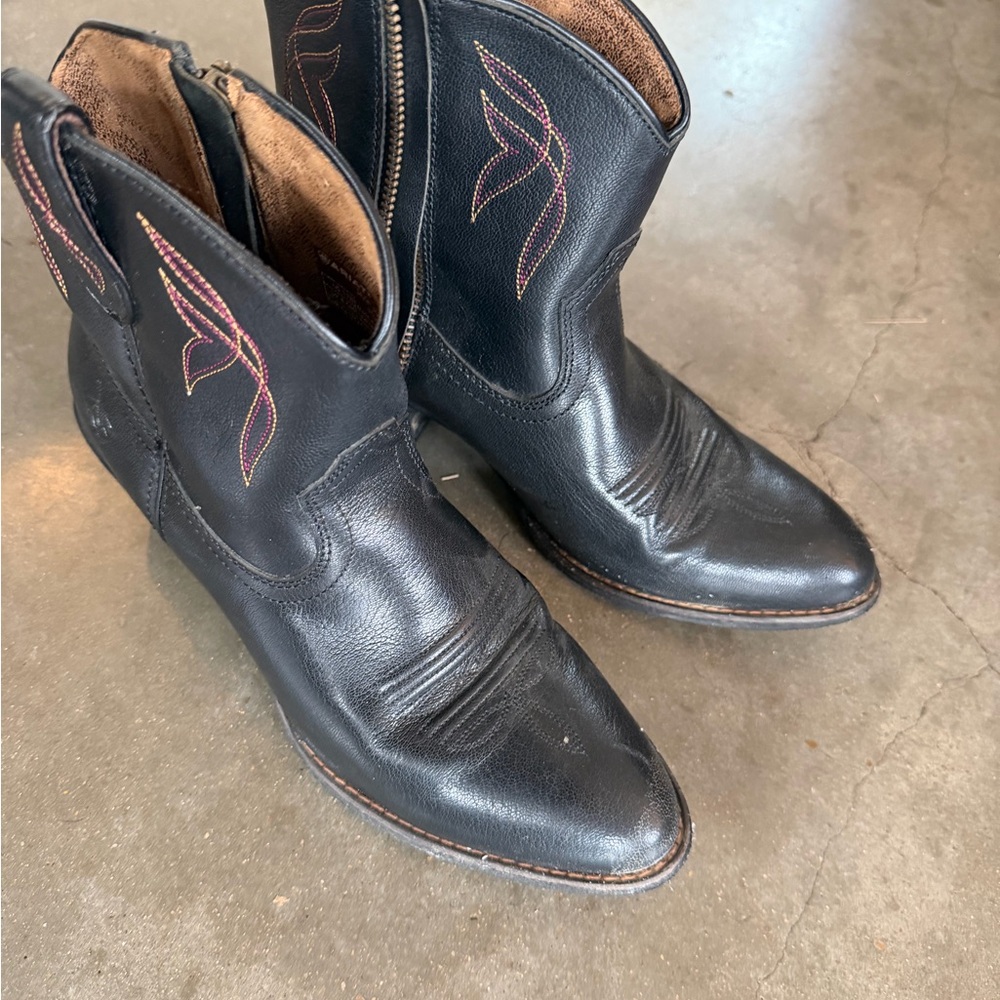 ARIAT Black Leather Western Zip-Front Women’s Boots